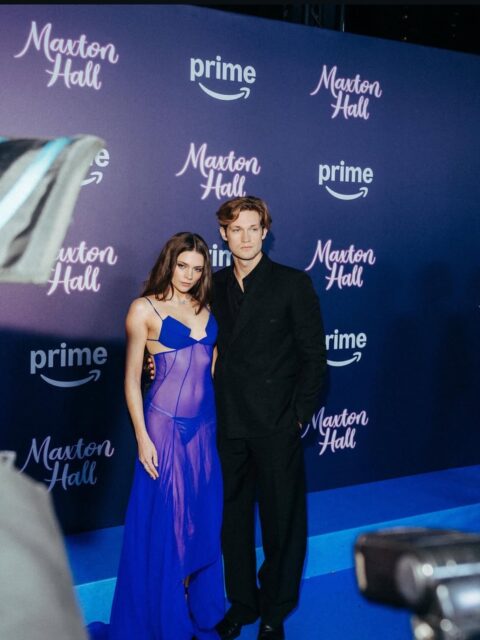 Roter Teppich, Spotlight – und Boom! 💥
Unsere T-Shirt-Kanone war live bei den Premiere von #maxtonhall (Amazon Video Serie) im Einsatz!
Mit jedem Schuss pure Energie, Begeisterung und Festival-Feeling.
Danke an das Team von @maxtonhall.series – wir bringen den Wow-Moment auf jedes Event! 🎬✨

#eventtechnik trifft Glamour. #redcarpetreloaded 
📸 @harriet.herbigmatten 

#MaxtonHallSeries
#RedCarpetEvent
#EventMarketing
#TShirtCannon
#BrandActivation
#LiveEventExperience
#EventProfessionals
#EventInnovation