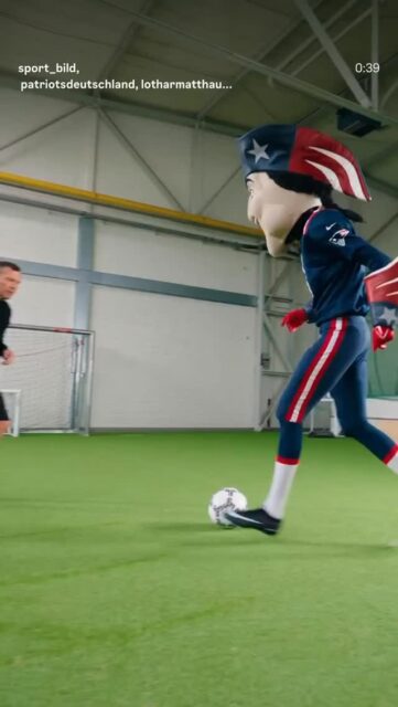 Das „Football Orakel“ mit Pat Patriot und @lotharmatthaus10 
@patriotsdeutschland 

Was ist Euer Tipp?