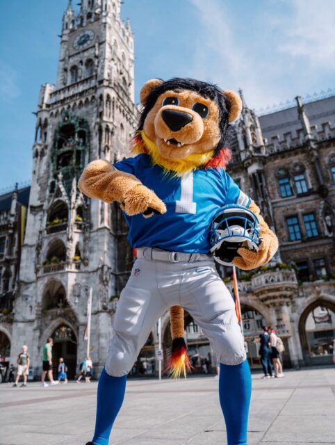 München? Wir sind ready für das Homegame 🔥🏉

@detroitlionsdeutsch @detroitlionsnfl 

NFL | detroit lions | Maskottchen | onepride | football